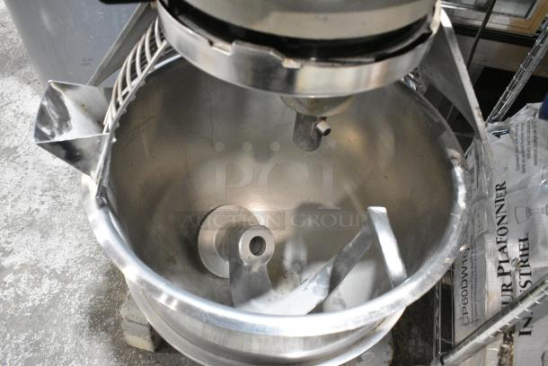 Globe SP60 Metal Commercial Floor Style 60 Quart Planetary Dough Mixer w/ Stainless Steel Mixing Bowl, Bowl Guard and Dough Hook Attachment. 220 Volts, 1 Phase. - Image 4 of 7