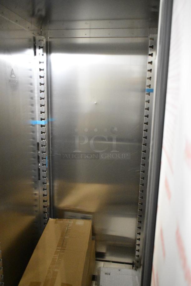 BRAND NEW SCRATCH AND DENT! 2022 Metro C519-HFC-U Stainless Steel Commercial Heated Holding Cabinet on Commercial Casters. 120 Volts, 1 Phase. Tested and Working! - Image 4 of 7