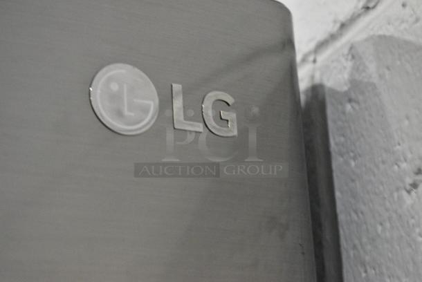 LG LBN10551PS/0G Stainless Steel French Style Door Cooler w/ Drawer Freezer. 115 Volts, 1 Phase. Tested and Working! - Image 3 of 7