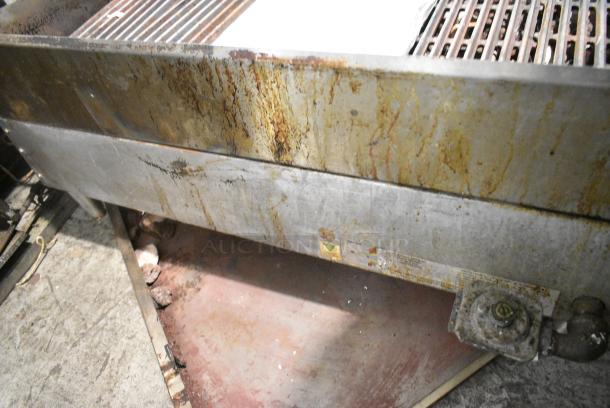 Star Max Stainless Steel Commercial Countertop Natural Gas Powered Charbroiler Grill. - Image 6 of 8