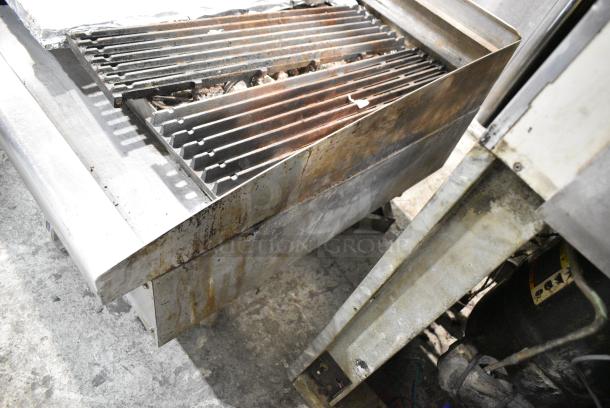 Star Max Stainless Steel Commercial Countertop Natural Gas Powered Charbroiler Grill. - Image 7 of 8