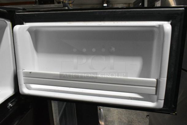 Black & Decker BCD33B  Mini Cooler w/ Freezer. 115 Volts, 1 Phase. Tested and Powers On But Does Not Get Cold - Image 4 of 7