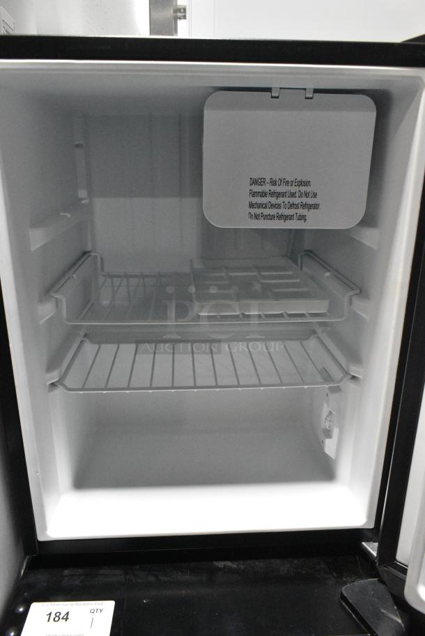 Galanz GL27S5 Mini Cooler. 115 Volts, 1 Phase. Tested and Working! - Image 3 of 5