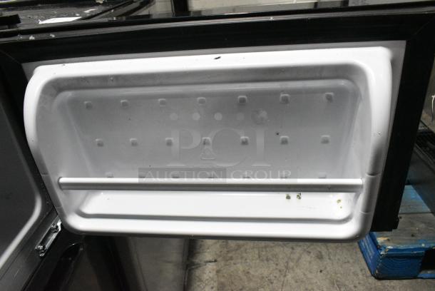 Arctic King FZ35C1M-U Mini Cooler. 115 Volts, 1 Phase. Tested and Working! - Image 3 of 10