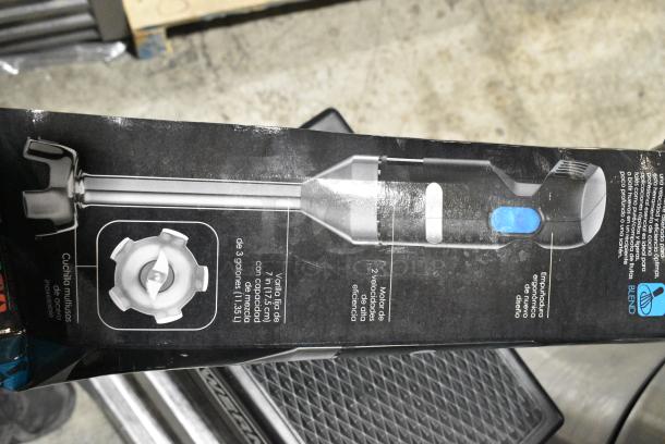 BRAND NEW SCRATCH AND DENT! Waring WSB35 12 qt Light Duty Immersion Blender w/ 2 Speed Motor. 120 Volts, 1 Phase. Tested and Working! - Image 4 of 4