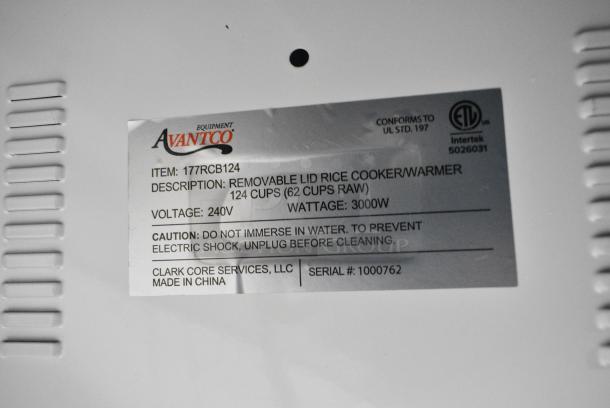 BRAND NEW SCRATCH AND DENT! Avantco 177RCB124 124 Cup (62 Cup Raw) Electric Rice Cooker / Warmer with Removable Lid - 240 Volts, 1 Phase. - Image 6 of 6