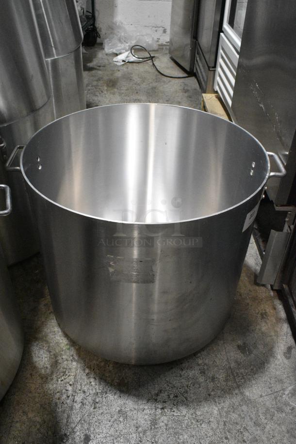 3 BRAND NEW SCRATCH AND DENT! Choice 471SP140QTHD 140 Qt. Heavy Weight Aluminum Stock Pot. 3 Times Your Bid! - Image 1 of 3