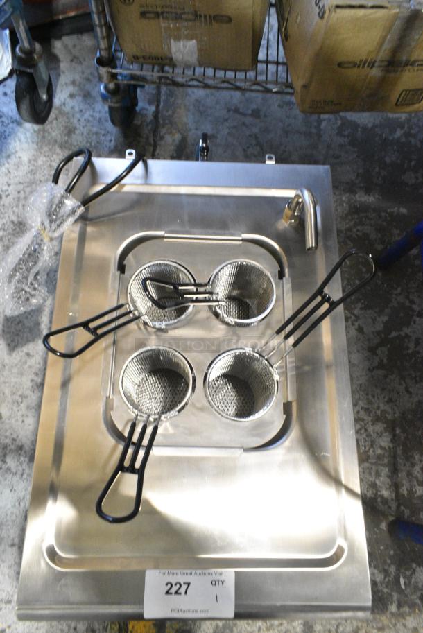 BRAND NEW SCRATCH AND DENT! Avantco 177PC201 Stainless Steel Commercial Countertop Electric Powered Pasta Cooker. 208-240 Volts, 1 Phase. - Image 5 of 8