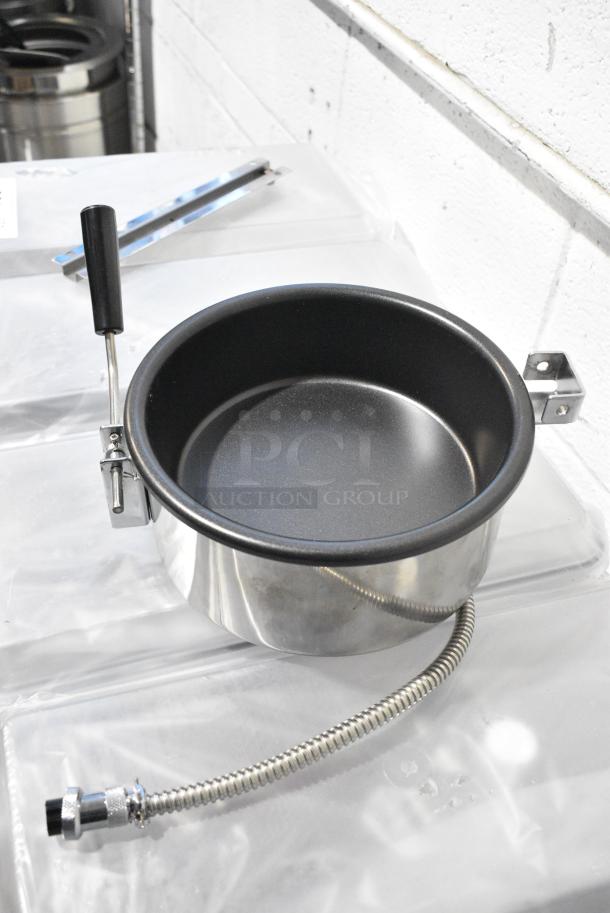 BRAND NEW SCRATCH AND DENT! Carnival King 382PM3KETTLE 8 oz. Popcorn Kettle (Old Style, Without digital display, Non-ETL) - Image 1 of 6