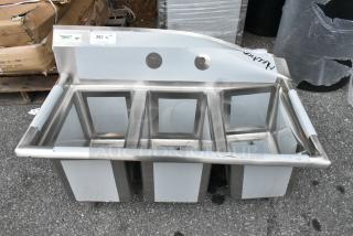 BRAND NEW SCRATCH AND DENT! Regency 600S31014 39" 16-Gauge Stainless Steel Three Compartment Commercial Sink with Galvanized Steel Legs and without Drainboards - 10" x 14" x 12" Bowls. No Legs.