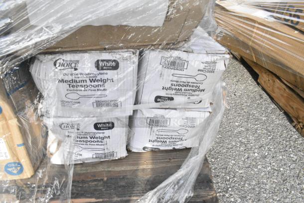 30 BRAND NEW! Boxes Including 500LFLAT Choice Clear Flat Lid with Straw Slot - 9, 12, 16, 20, and 24 oz. - 1000/Case, 395RP09 EcoChoice No PFAS Added Bamboo / Bagasse Blend 9" Plate - 500/Case, 128HDLDBULK Choice Heavy Duty Microwavable Translucent Plastic Deli Container Lid - 480/Case, 129MCR24B Choice 24 oz. Black Round Microwavable Heavy Weight Container with Lid 7 1/4" - 150/Case, 5005DNAPFLTE Choice 14" x 14" White Linen-Feel Flat-Packed Dinner Napkin - 1000/Case, 4 Box 130WSPOON Choice Medium Weight White Plastic Teaspoon - 1000/Case, 760SOUP8KFT EcoChoice 8 oz. Kraft Paper Food Cup with Vented Lid - 250/Case, 394365M Noble Products Powder-Free Disposable Clear Vinyl Gloves for Foodservice - Medium - 1000/Case, 394365L Noble Products Powder-Free Disposable Clear Vinyl Gloves for Foodservice - Large - 1000/Case, 5002TPJPREM Lavex Premium 2-Ply 720' Universal Jumbo Toilet Paper Roll with 9" Diameter - 12/Case, 760PCC16 Choice 16 oz. Poly Paper Cold Cup - 1000/Case, 5008DWPLAKR EcoChoice 8 oz. Squat Smooth Double Wall Kraft Compostable Paper Hot Cup - 500/Case, 612605070HD Choice Full Size Heavy-Duty Foil Steam Table Pan Deep 3 3/8" Depth - 50/Case, 129MCR24B Choice 24 oz. Black Round Microwavable Heavy Weight Container with Lid 7 1/4" - 150/Case. 30 Times Your Bid! - Image 5 of 19