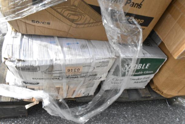 30 BRAND NEW! Boxes Including 500LFLAT Choice Clear Flat Lid with Straw Slot - 9, 12, 16, 20, and 24 oz. - 1000/Case, 395RP09 EcoChoice No PFAS Added Bamboo / Bagasse Blend 9" Plate - 500/Case, 128HDLDBULK Choice Heavy Duty Microwavable Translucent Plastic Deli Container Lid - 480/Case, 129MCR24B Choice 24 oz. Black Round Microwavable Heavy Weight Container with Lid 7 1/4" - 150/Case, 5005DNAPFLTE Choice 14" x 14" White Linen-Feel Flat-Packed Dinner Napkin - 1000/Case, 4 Box 130WSPOON Choice Medium Weight White Plastic Teaspoon - 1000/Case, 760SOUP8KFT EcoChoice 8 oz. Kraft Paper Food Cup with Vented Lid - 250/Case, 394365M Noble Products Powder-Free Disposable Clear Vinyl Gloves for Foodservice - Medium - 1000/Case, 394365L Noble Products Powder-Free Disposable Clear Vinyl Gloves for Foodservice - Large - 1000/Case, 5002TPJPREM Lavex Premium 2-Ply 720' Universal Jumbo Toilet Paper Roll with 9" Diameter - 12/Case, 760PCC16 Choice 16 oz. Poly Paper Cold Cup - 1000/Case, 5008DWPLAKR EcoChoice 8 oz. Squat Smooth Double Wall Kraft Compostable Paper Hot Cup - 500/Case, 612605070HD Choice Full Size Heavy-Duty Foil Steam Table Pan Deep 3 3/8" Depth - 50/Case, 129MCR24B Choice 24 oz. Black Round Microwavable Heavy Weight Container with Lid 7 1/4" - 150/Case. 30 Times Your Bid! - Image 8 of 19