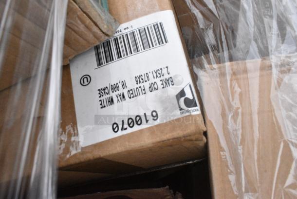 25 BRAND NEW! Boxes Including 127RD16BULK Choice 16 oz. Customizable Microwavable Translucent Round Deli Container - 500/Case, 2 Box 433CARTRAY2L 2 CUP CARRIER WITH TRAY 100/CS, 795PTOWHT1 White Microwavable Folded Paper #1 Take-Out Container, 347RPBD6WHSV PLATE 6" WH/SLV BAND 150 SILVER VISIONS, 129MCR24B Choice 24 oz. Black Round Microwavable Heavy Weight Container with Lid 7 1/4" - 150/Case, 346BKFSNSPM Choice Medium Weight Black Wrapped Polypropylene Plastic Cutlery Set with Napkin and Salt and Pepper Packets - 250/Case, 395TO993 EcoChoice 9" x 9" x 3" Compostable Sugarcane / Bagasse 3 Compartment Takeout Container - 200/Case, 347RPBD6WHSV Visions 6" White Plastic Plate with Silver Bands - 150/Case. 25 Times Your Bid! - Image 12 of 19