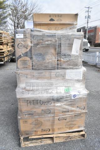 22 BRAND NEW! Boxes Including 760VP130 Carnival King Kraft 130 oz. Popcorn Bucket - 150/Case, 2 Box 433HSLCPIE Choice 5" Clear Hinged Slice Container with High Dome Lid - 300/Case, 43312CUPC Choice 12-Cup Hinged PET Plastic Cupcake / Muffin Container - 100/Case, 500TO993C3 Choice 9" x 9" x 3" Microwaveable 3-Compartment Black / Clear Plastic Hinged Container - 100/Case, 500CC32PHD Choice Heavy Duty 32 oz. Pedestal Heavy Weight Clear PET Plastic Cold Cup - 500/Case, 347RPBD6WHSV PLATE 6" WH/SLV BAND 150 SILVER VISIONS. 22 Times Your Bid!