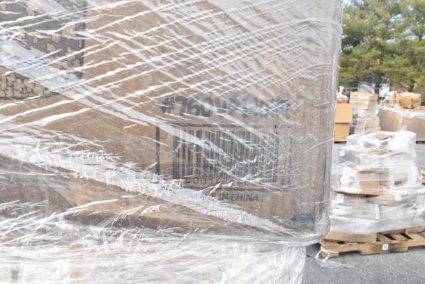 22 BRAND NEW! Boxes Including 760VP130 Carnival King Kraft 130 oz. Popcorn Bucket - 150/Case, 2 Box 433HSLCPIE Choice 5" Clear Hinged Slice Container with High Dome Lid - 300/Case, 43312CUPC Choice 12-Cup Hinged PET Plastic Cupcake / Muffin Container - 100/Case, 500TO993C3 Choice 9" x 9" x 3" Microwaveable 3-Compartment Black / Clear Plastic Hinged Container - 100/Case, 500CC32PHD Choice Heavy Duty 32 oz. Pedestal Heavy Weight Clear PET Plastic Cold Cup - 500/Case, 347RPBD6WHSV PLATE 6" WH/SLV BAND 150 SILVER VISIONS. 22 Times Your Bid! - Image 6 of 18