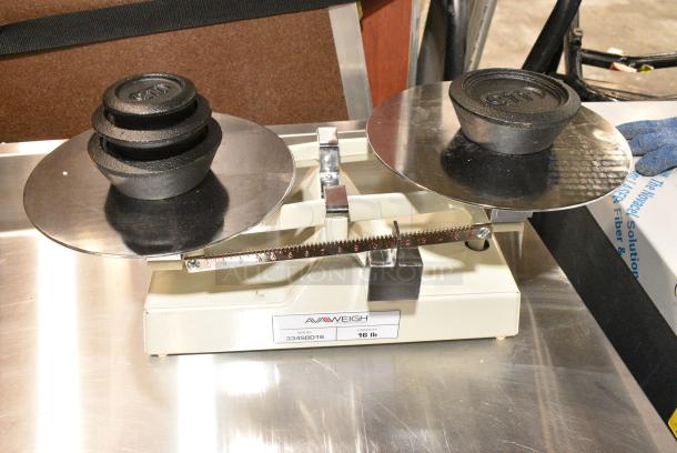 BRAND NEW SCRATCH AND DENT! 334SBD16 AvaWeigh 16 lb. x 0.25 oz. Baker's Dough Scale - Image 1 of 7