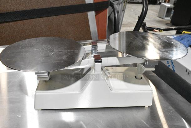 BRAND NEW SCRATCH AND DENT! 334SBD16 AvaWeigh 16 lb. x 0.25 oz. Baker's Dough Scale - Image 6 of 7