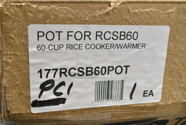 BRAND NEW SCRATCH AND DENT! Avantco 177RCSB60POT 60 Cup (30 Cup Raw) Non-Stick Pot for RCSB60 - Image 4 of 4