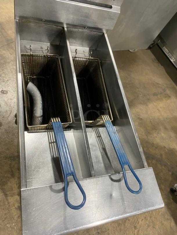 Pitco Commercial Stainless Steel Natual Gas Powered Floor Style Split Tank Deep Fat Fryer! With Frying Baskets! On Casters! - Image 5 of 9
