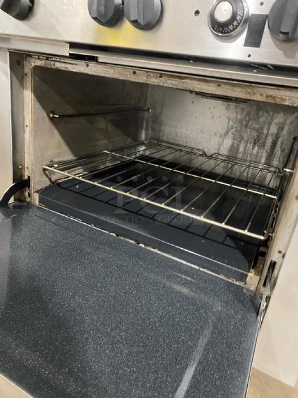 Southbend Commercial Stainless Steel Natural Gas Powered 4 Burner Range/Flat Griddle Split Top & Oven Combo! With Back Splash! With Wire Oven Rack! Model: X336D-1GL SN: 04C65469! On Casters! Working When Removed! - Image 8 of 10