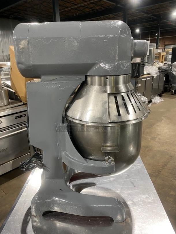 Fleetwood Food Equipment Commercial Countertop 20qt. Gear Driven Planetary Mixer! With Stainless Steel Splash Guard & Mixing Bowl! With Flat Beater & Dough Hook Attachments! Model: 20A SN: 2A905030! 115V 1 Phase! - Image 3 of 10
