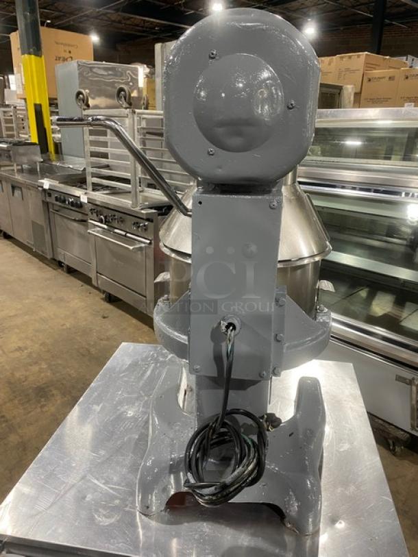 Fleetwood Food Equipment Commercial Countertop 20qt. Gear Driven Planetary Mixer! With Stainless Steel Splash Guard & Mixing Bowl! With Flat Beater & Dough Hook Attachments! Model: 20A SN: 2A905030! 115V 1 Phase! - Image 4 of 10