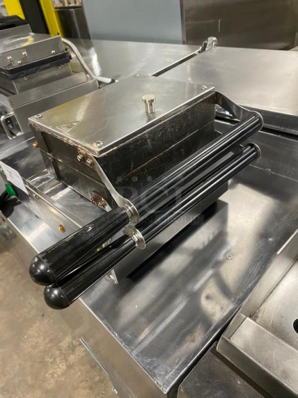 Carnival King Commercial Stainless Steel Countertop Single Brussels Style Belgian Waffle Maker! Model: 382WBS180 SN: CK-231174R-684! 120V! On Legs! - Image 3 of 8