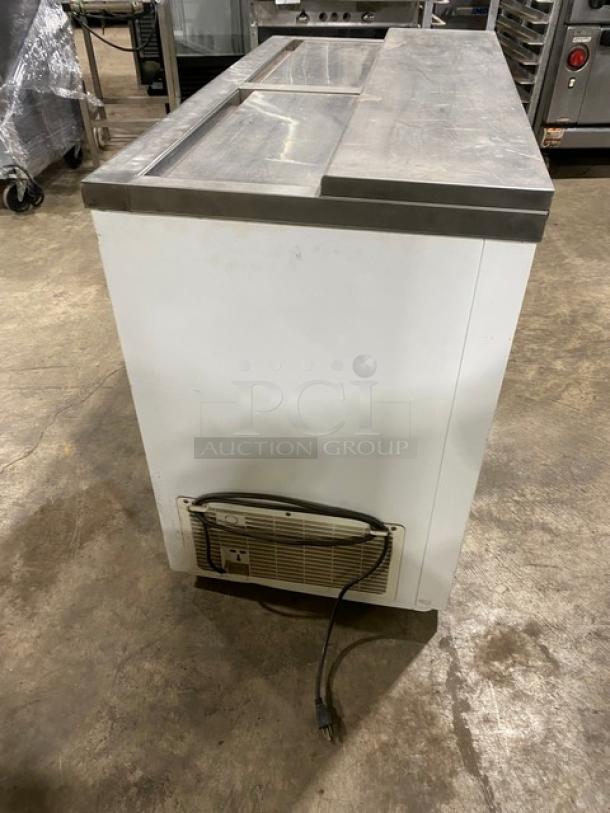 Summit Commercial White Manual Defrost Back Bar Chest Cooler! With Stainless Steel Top Sliding Doors! Model: SCFR100MAN SN: 2017-03-1083! 120V! On Legs! - Image 2 of 8