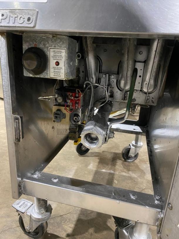 Pitco Commercial Stainless Steel Natural Gas Powered Deep Fat Fryer! With Back Splash! With New Frying Baskets! Model: SG14-S SN: G06KC044062! On Casters! - Image 7 of 9