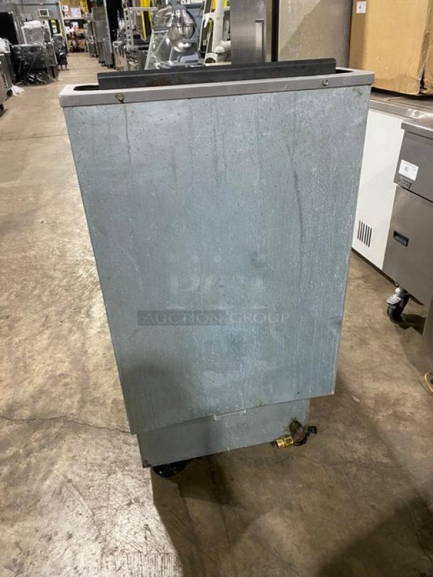 Pitco! Late Model 2021! Commercial Stainless Steel Natural Gas Powered Deep Fat Fryer! With Back Splash! With Frying Baskets! Model: 65C+ SN: G21FA036345! On Casters! Working When Removed! - Image 4 of 9