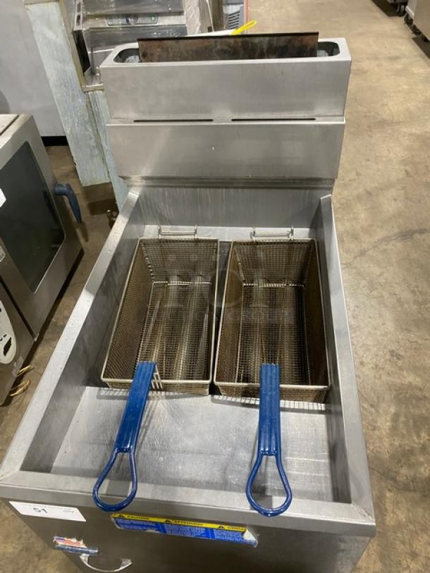 Pitco! Late Model 2021! Commercial Stainless Steel Natural Gas Powered Deep Fat Fryer! With Back Splash! With Frying Baskets! Model: 65C+ SN: G21FA036345! On Casters! Working When Removed! - Image 5 of 9
