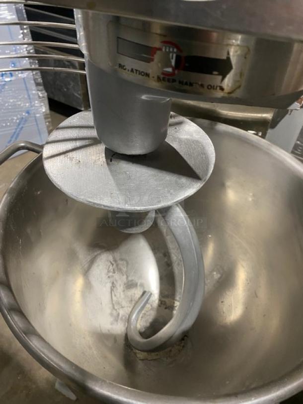 Univex Commercial Floor Style 30 Qt Planetary Mixer! With Splash Guard! With Stainless Steel Mixing Bowl! With Dough Hook Attachment! Model: SRM30+ SN: M14010069! 115V 1 Phase! On Legs! - Image 6 of 9