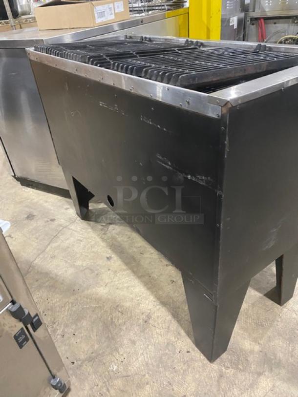 Bakers Pride Commercial Stainless Steel Natural Gas Powered Free Standing Radiant Charbroiler! On Legs! - Image 4 of 9