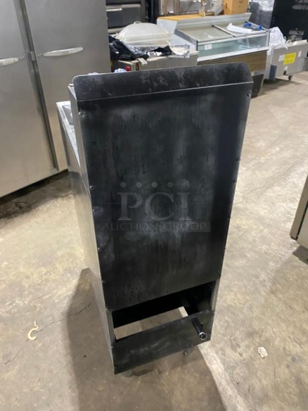 American Range Commercial Stainless Steel Natural Gas Powered Deep Fat Fryer! With Back Splash! With New Frying Baskets! On Legs! - Image 4 of 7