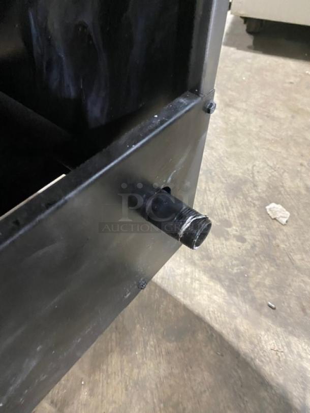 American Range Commercial Stainless Steel Natural Gas Powered Deep Fat Fryer! With Back Splash! With New Frying Baskets! On Legs! - Image 7 of 7