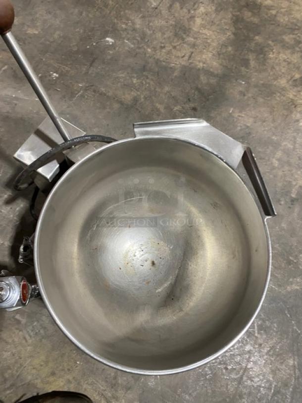 Groen Commercial Stainless Steel Electric Powered Countertop Tilting Steam Kettle! - Image 4 of 6