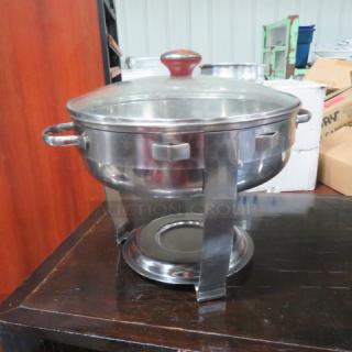 One Round Chafer With Lid.