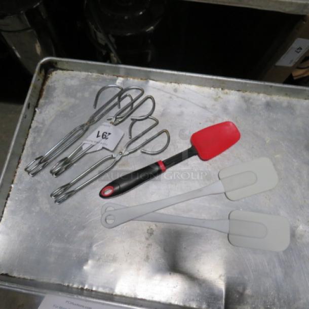 One Lot Of 6 Assorted Utensils. - Image 1 of 1