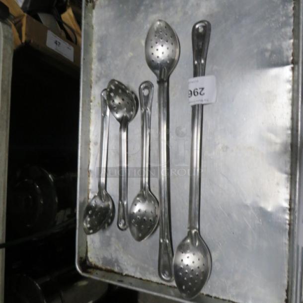 Assorted Perforated Spoon. 5XBID - Image 1 of 1