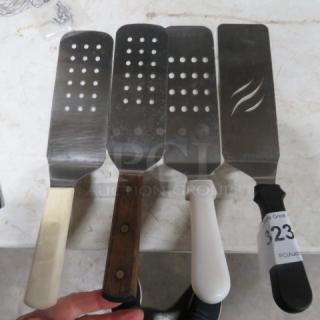 Assorted Hamburger Turner. 4XBID