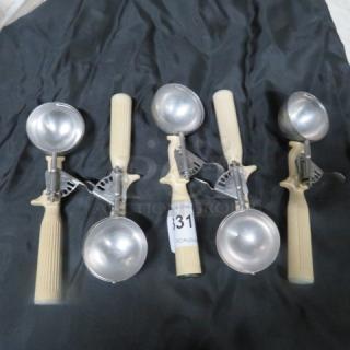 Assorted Vollrath Disher. 5XBID