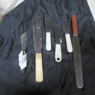Assorted Spreaders. 6XBID
