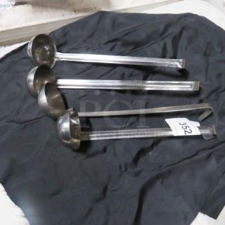 Assorted Stainless Steel Ladle. 4XBID