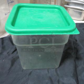 One 4qt Food Storage Container With Lid.