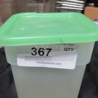 One 4qt Food Storage Container With Lid.