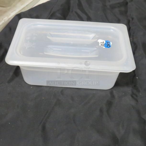 14 Size 4 Inch Deep Food Storage Container With Lid. 3XBID - Image 1 of 1
