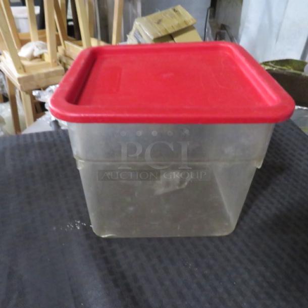 6 Quart Food Storage Container With Lid. 3XBID - Image 1 of 1
