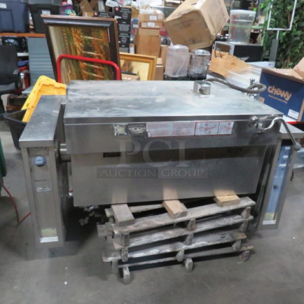 One Electrolux Electric Tilt Skillet. 39.63 Gallon.  Model# GXWHOE. 208 Volt 3 Phase. - Image 1 of 3