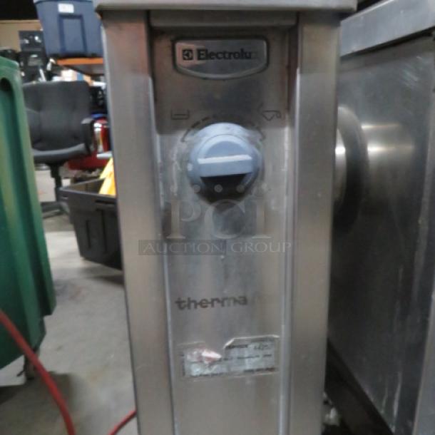 One Electrolux Electric Tilt Skillet. 39.63 Gallon.  Model# GXWHOE. 208 Volt 3 Phase. - Image 3 of 3