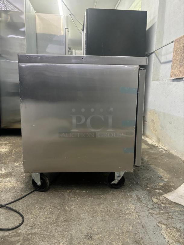 AWESOME! Dukers Undercounter 2 DOOR REFRIGERATOR in Stainless Steel DUC60R - Image 4 of 5